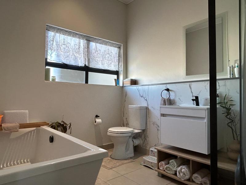 To Let 2 Bedroom Property for Rent in Sandown Western Cape